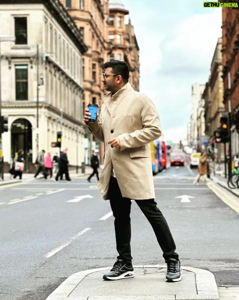 Sachin Sanghvi Instagram - Finally @jigarsaraiya has taken some good pics of me ..... had to post ! #scotland #coffee #music