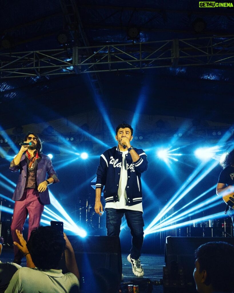 Sachin Sanghvi Instagram - Yesterday @youthopia_2023 !! Met 17-18 yr old young stars of #heritageinstituteoftechnology #kolkatta. @hitkbeats Awesome vibe , cool campus , coolest principal ever and such energy all through ! @sachinjigar #sjlive Heritage Institute of Technology