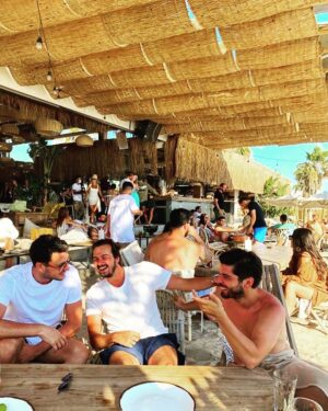 Sadri Alışık Instagram - Dostlar 📸☀️ #tbt #shoot