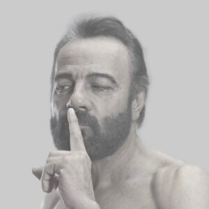 Sadri Alışık Instagram - Yeni oyun heyecanı ve babamı yeniden sahnede izleyecek olmanın heyecanı her zaman çok özel. Yeni oyunumuz Küheylan 10 Şubat’ta Zorlu PSM’de başlıyor. Hayırla, uğurla 🙏🎭 
@keremalisik @kuheylansahnede @sakm_online @piuent @hdisigorta