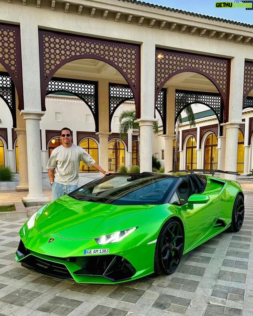 Sadri Skander Instagram - Enfin là 🇹🇳 Huracan EVO préparée par Novitec 🤤🔥📸 @amlocationprestige the best, la couleur !!! 💚 #shooting #lamborghini #huracan #novitec #huracanevo Four Seasons Hotel Tunis