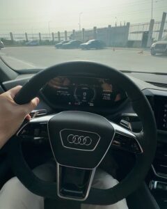 Sadri Skander Instagram - Après des mois d’attente la voici enfin… merci @audi_tunisie !! 💰 À partir de 431 000 DT #etron #gt #etrongt #audi Tunisia