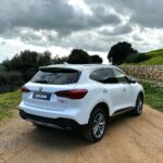 Sadri Skander Instagram - La 1ère Hybride rechargeable de chez MG, l’EHS PHEV, une des premières en Tunisie 🇹🇳 2 moteurs, 1 essence 162ch ⛽️+ 1 électrique 122ch⚡️ Les sièges 🔥 @mgmotors.tn . 💰Prix : 153 800 DT . . #mg #mghs #mghsphev Tunisia