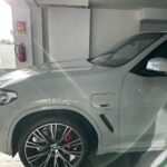Sadri Skander Instagram - Nouveau X3 30e, 1er modele hybride rechargeable @bmw.tunisia, une trape de chaque côté, une pour l’électrique, une pour l’essence ⚡️⛽️ Full M, 2 moteurs, 292ch ! Possibilité de rouler en 100% électrique ⚡️, 100% essence ⛽️ ou les 2 en même temps pour 200% de puissance ! . 💰À partir de : 324 900 DT . . #bmw #bmwm #bmwhybrid #bmwx3m #bmwx3 Tunisia