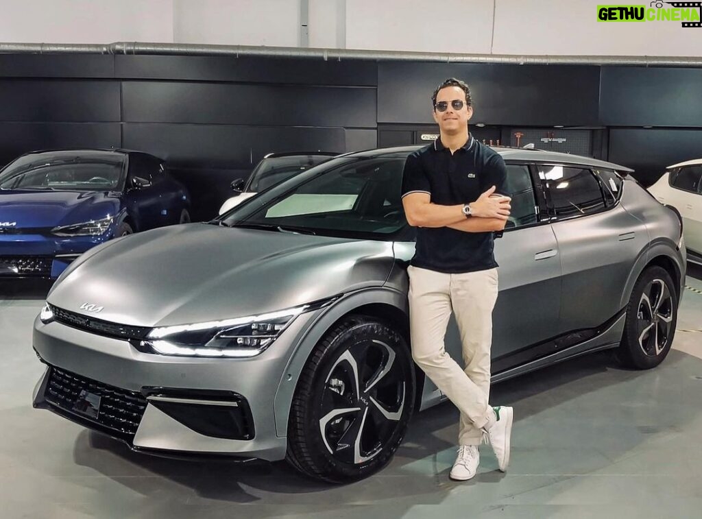 Sadri Skander Instagram - 🇹🇳 New EV6 GT Line, à partir de 225 000 DT, plusieurs motorisations de 170 à 585ch, finitions, 4x2 ou 4x4 Commercialisation prochaine. . #kia #ev6 #kiaev6 Tunisia