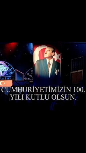 Safa Sarı Instagram - 🇹🇷🇹🇷 nice 100 yıllara 🇹🇷🇹🇷