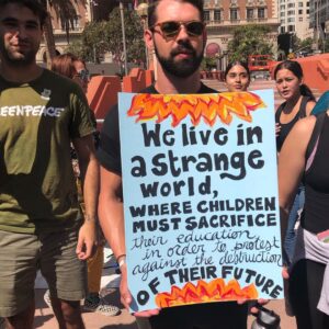 Saffron Burrows Instagram - I love a good banner. Climate march #dtla #ClimateStrike #fridaysforfuture @greenpeace_la @greenpeace @greenpeaceuk