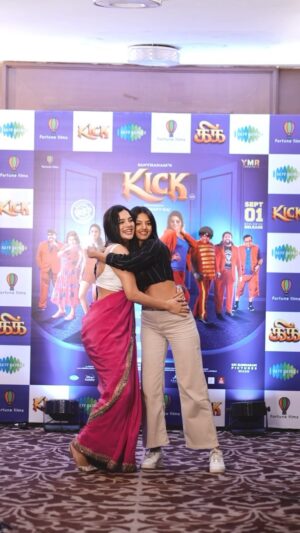 Sahana Sarvesh Instagram - Kick in theatres from tomorrow 👟 

Dancing w cutie @hope.tanya 

@santa_santhanam @iamprashantraaj @hope.tanya @saregamatamil @FortuneFilms_offl
#gilma #kick #santa #tanya #trending #ig #dance