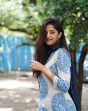 Sahana Sarvesh Instagram - 🦋
.
.
📸 @frames_arw 
.
.
.
.

#portrait #portraitphotography #portraits #ootd #desi #indianwear #ethnicwear