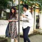 Sahana Sarvesh Instagram - Chillanjirukiye 💃🏽 Hookstep @jeevarathna Shot by @the.lensational Edit @cutscoffeestudio @sonymusic_south A @rseanroldan musical 🎤 @pradeep_kumar1123 @sivaangi.krish 🖊️ @lyricist_mohan @lakku76 @venkatavmedia @princepicturesindia @iamharishkalyan #AttakathiDinesh @tamizh_pachamuthu @sanjkayy @swasikavj #LubberPandhu #EnChillanjirukkiye #kollywood #kollywoodcinema #harishkalyan #kollywoodactress #chennai #chennaimemes #hookstep