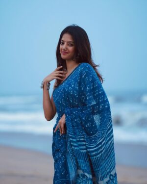 Sahana Sarvesh Instagram - 🧞‍♂️🧞‍♂️

📷 @shotbyazzez 

#sareelove #blueaesthetic #portrait