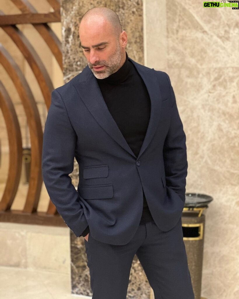 Saleh Abd El Nabi Instagram - #fashionlover #suit #winter2023 #design #naturephotography #blacklove #navy #actor #egyptian Triumph Luxury Hotel