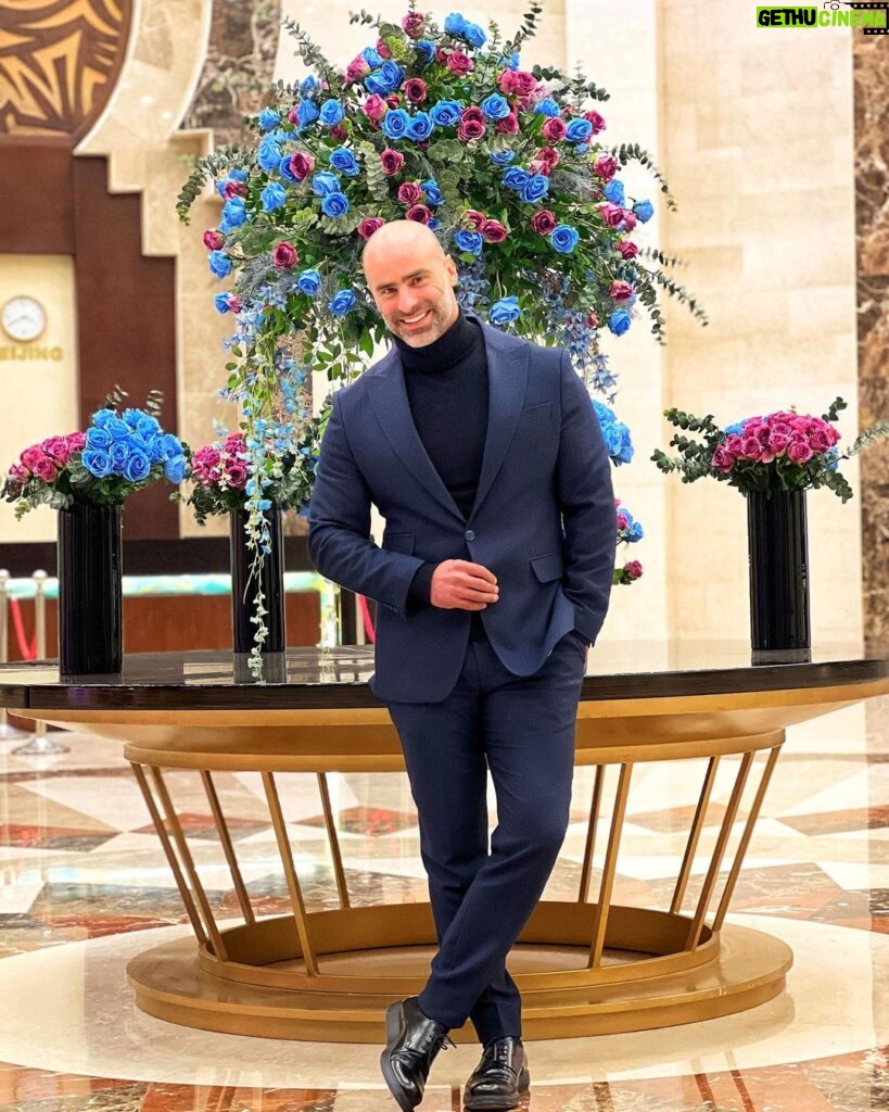 Saleh Abd El Nabi Instagram - #fashionlover #suit #winter2023 #design #naturephotography #blacklove #navy #actor #egyptian Triumph Luxury Hotel
