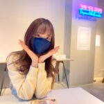 Sally Amaki Instagram - もう2ヶ月くらい美容院行ってないからそろそろプリンアラモード🍮 ほんでまた眼球傷つけて今日からメガネ生活っす