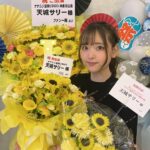 Sally Amaki Instagram - #ナナニジ夏祭り2023 初日の横浜公演ありがとうございました💕 まさかまさかのラップバトル勝てて感無量です😭 こうなったら決勝戦レベルアップして頑張ります！💃🏻 皆さんのおかげで「ツアーでラップやるって何😭！？」ってなってた気持ちがどこかへ行って、いっぱい盛り上がれました！🤜🤛ポンポンポン！やっぱりライブはみんながいてやっと完成するんだな！って改めて感動です💕 残りの公演も、お会いできるの楽しみにしてます💕(行けないな〜っていうみんなはハートでいっぱい応援もらってます💕) . ちなみに歌詞気になってた方もいらっしゃったらみたいなので公開しちゃいます: 「いつでも主役はSally Amaki ナナニジと共に泣き笑い 歩んだこの道に後悔は無し ラップに刻む生きる証 目指すはみんなの心のhero 悩みは日々の抜けない疲労 旅に出て忘れる嫌なこと ご飯は元気の源 Anyway 全てはいつか終わる Everyday 私は生まれ変わる 明るさ発信　四六時中 何があってもまずはボンジュール 照らしますナナニジの太陽 Multilingual 全世界対応 周りの雑音I don’t care 常にfresh な声をお届け」