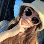 Sally Amaki Instagram - とてもチェケです✌🏻 なんだか今日は風が騒がしかったです🕶️ さてさて、今週のみんなの予定は？🥰