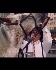 Samya Pascotto Instagram - Diário sábado dia 16 de dezembro de 2023. 1- alvaro de campos. Certeiro. 2- sex and the city, “sua garota é adorável hibbel”, e pra mim o verdadeiro fim que essa série deveria ter. 3 e 4- ainda nesse mesmo fim de temporada- “quietinha garota” - a domesticação vem a cavalo, e com buquês de flores. Cuidado. 5 - poema de Angélica Freitas. 6- abrigo para mulheres. 7- abrigo para corações em auto reparação. 8- Dramédia ternurinha “a procura do amor”. Tem na Star+ 9- partir. E volta pro Álvaro de Campos, mas não exatamente. . #diario