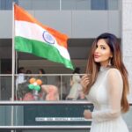 Sana Sultan Instagram - “Mazhab nahi sikhata, Aapas mein Bare Rakhna” 🇮🇳❤️ This Republic day my Wish for Our country & it’s people is that we start looking at Each other first as a “Human”, than as an “Indian”… Let’s not look each other from religion point of view cuz that is where we are currently lagging… Insaniyat se bada koi dharam nahi aur ek saccha hindustani banne se bada koi karam ni! Let’s not divide & fall… Let’s Unite & Win… And make our nation the most powerful nation in the World 💪🏻Jai Hind❤️🇮🇳