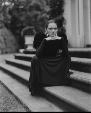 Sandra Drzymalska Instagram - @vogue.polska 
@i.lekiewicz 
Fot. @dudihasson1 
Styling @ashleebarrettbourmier 
Make up @emilzedhair