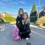 Sandra Parmová Instagram - První školní a školkový den.🩷💙 Ufff, mám pocit, že letos to bude pořádná jízda🎢😁 Všem moc držím palce, ať je váš rozjezd hladký a vykročíte pravou 🥰❤️ @podle_emily 🫶🏼 #emilka #leonek #prvniden #huraaa #doskoly #doskolky #tesimese #skolka #skolavola #laskynase Brno, Czech Republic