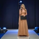 Sandra Parmová Instagram - Tolik jsem o téhle akci slyšela!😍Pro mnohé srdcová událost - veletrh @stylakabo. A já ji mohla letos poprvé moderovat. Dokonce u příležitosti neuvěřitelného 30 výročí akce!🤩 Děkuji, bylo mi potěšením. ❤️ #dress @miroslav.michael.knot #mua @chrastova_muah #bvv #stylakabo #veletrhstylakabo #brno #brnenskeveletrhy #brnenskevystaviste #moderace #prace #mama #dreamjob #loveit @bvvbrno @honza.foto.969 @chrastovanikola BVV - Brněnské výstaviště