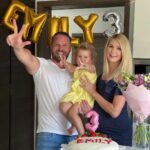 Sandra Parmová Instagram - Tak jde čas 🥰❤️ Srpen 2020-2023 👨‍👩‍👧‍👦 #myctyri #spolu #rodina #porovnavacka #takjdecas #🤰🏼#👦🏼 #👧🏼 #laskynase #letito #nejvetsistesti #dekuju #family #love #lavju ❤️ @pavel_pospec_pospisil ❤️ @podle_emily