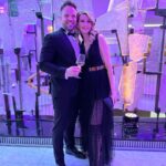 Sandra Parmová Instagram - To byl tak krásný večer 🌟 Jubilejní 60. ples @hotelinternationalbrno 💜 Za šaty děkuji mojí @hermine.khalaf.pogosyan 🖤 A za - zcela objektivně 😅 - nejkrásnější doprovod mému drahému @pavel_pospec_pospisil ❤️ A za pozvání, báječnou zábavu, přátelskou atmosféru a skvělé jídlo @hotelinternationalbrno 🌟 #ples #plesovasezona #brno #hotelinternacionalbrno #whatanight #ball #redcarpet #happyme #dekujeme #bylotobozi ❤️ Hotel International Brno