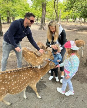 Sandra Parmová Instagram - 📍Zoo Györ #tipnavyletsdetmi 
Moc krásná interaktivní zoo, tak akorát velká, takže to i s menšími dětmi v pohodě zvládnete projít👌🏼 Krmení zvířátek všechny neskutečně bavilo a na nádherném hřišti se děti taky pořádně vyblbly. Z Brna jste tam za 2 hodinky 🚙, moc doporučujeme🤗❤️

#vylet #tip #tipprorodice #vyletsdetmi #zoo #zoogyor #madarsko #interaktivnizoo #dovca #zviratka #krmeni #nacestach #sdetmi #vsechnymojelasky #podleEmily @podle_emily @zoogyorofficial