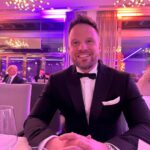 Sandra Parmová Instagram - To byl tak krásný večer 🌟 Jubilejní 60. ples @hotelinternationalbrno 💜 Za šaty děkuji mojí @hermine.khalaf.pogosyan 🖤 A za - zcela objektivně 😅 - nejkrásnější doprovod mému drahému @pavel_pospec_pospisil ❤️ A za pozvání, báječnou zábavu, přátelskou atmosféru a skvělé jídlo @hotelinternationalbrno 🌟 #ples #plesovasezona #brno #hotelinternacionalbrno #whatanight #ball #redcarpet #happyme #dekujeme #bylotobozi ❤️ Hotel International Brno