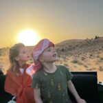 Sandra Parmová Instagram - Pouštní safari 🐫🌅 Tohle byl tak krásný výlet 😍 Magický západ slunce na dunách, velbloudi, tradiční jídlo a nadšené děti.👌🏼❤️ Thank you for a beautiful trip @platinumheritage 🐫❤️ @visit.dubai #vylet #dopouste #dubaj #dubai #poust #desert #zapadslunce #sunset #velbloud #projizdka #pisecneduny #elegabags #traditionalfood #traditionaltattoo #camels Platinum Heritage Dubai