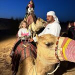 Sandra Parmová Instagram - Pouštní safari 🐫🌅 Tohle byl tak krásný výlet 😍 Magický západ slunce na dunách, velbloudi, tradiční jídlo a nadšené děti.👌🏼❤️ Thank you for a beautiful trip @platinumheritage 🐫❤️ @visit.dubai #vylet #dopouste #dubaj #dubai #poust #desert #zapadslunce #sunset #velbloud #projizdka #pisecneduny #elegabags #traditionalfood #traditionaltattoo #camels Platinum Heritage Dubai