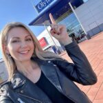 Sandra Parmová Instagram - Hledám Tě!🫵🏻🎥❤️ Staň se podzimní tváří @olympiacentrumbrno🌟 a #soutez i o voucher na nákupy!🛍️ Máš čas 5.10., jsi z Brna a okolí a chceš být součástí podzimní kampaně?📸 Líbilo by se ti nechat se opečovat vizážistkou a stylistkou a ještě k tomu získat voucher v hodnotě 3000 Kč na nákupy v Olympii?🛍️ Napiš mi do komentáře nebo mi tam pošli jen smajlík❤️ A klidně označ i jednu kamarádku, se kterou by sis společné natáčení chtěla užít😉Hledám 2 z vás, které se mnou budou točit! Nemusíte být modelky, stačí mít odvahu🫶🏼 Už teď se těším, kdo mi napíšete a s kým se potkám!!! 😍 Za týden, 2.10., vyhlásím vítězky❤️✊🏼 #soutez #soutezime #olympia #olympiacentrum #brno #olympiabrno #jiznimorava #obchodnicenrum #hledam #modelky #nemodelky #nataceni #spoluprace #inspirace #podzimnitrendy #trendy #moda #nakupy #podzimzima #fw2023 Olympia Brno