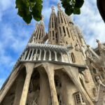 Sandra Parmová Instagram - #carousel #LaSagradaFamilia ❤️ Neuvěřitelné místo😍 #barcelona #vylet #narozeninovyvylet #sagradafamilia #basilica #unbelievable #love #antonigaudi #genius Sagrada Familia, Barcelona
