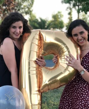 Sanem Yeles Instagram - … Doğum günün kutlu olsun 
Mutlu ol senelerce 
Sana boncuktan kuş yaptım 
Konacak pencerene…@arslanpelin #babyshark #mysupersweet28