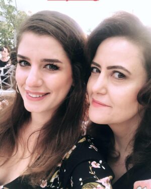 Sanem Yeles Instagram - Nişana düğüne gidilir