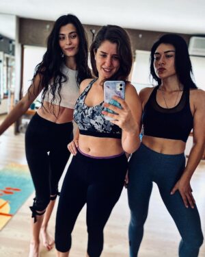 Sanem Yeles Instagram - Ekip 👍🏻