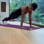 Sangita Patel Instagram - It’s #FITNESSTUESDAY !!! New Push-up challenge 💪🏽 Slow and controlled…as much as push-up and pull-ups suck, they are incredible exercises that will test you no matter how strong you are….this is a fun one! Enjoy 😉 Inspired by @karisha_2309 #Fitness #MOTIVATE #GetMovin #INSPIRE #pushups