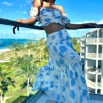 Sangita Patel Instagram - Come on over 🥰 Little taste of paradise! From this insane room at the @wymaraturks to the VIEW! Can’t get over the colour of the bright blue waters of Turks and Caicos ❤️ Girls trip means, listening, laughing and even a little crying…let👏🏽it👏🏽all👏🏽out @mariachowdhery @morganhoff oh and dessert 😂 That lava cake was sooo good! In love with this two piece from @revelleshop #MiniVacay #GirlsTrip #SanMorMarTakesTurks #LittleJoy
