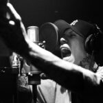 Santa Fe Klan Instagram – Noches de estudio para seguir dandole Música a todos los barrios 🇲🇽🔥🚀💣
Pura @473music_oficial 🌎
📸: @aese13 
#MusicaDeBarrio Mexico
