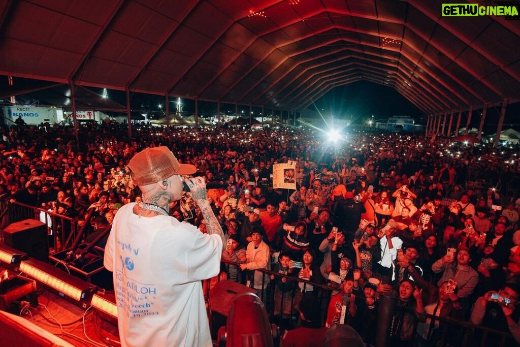 Santa Fe Klan Instagram - Valle de Chalco, Estado de México 🇲🇽 🔥Gracias por acompañarnos y armar un fieston raza!! Ya los extrañaba!! 🔥🔥🔥 Nos vemos hoy en Puebla 🚀 #ArribaLaSantaFeCarnal 📸: @aese13 Valle De Chalco