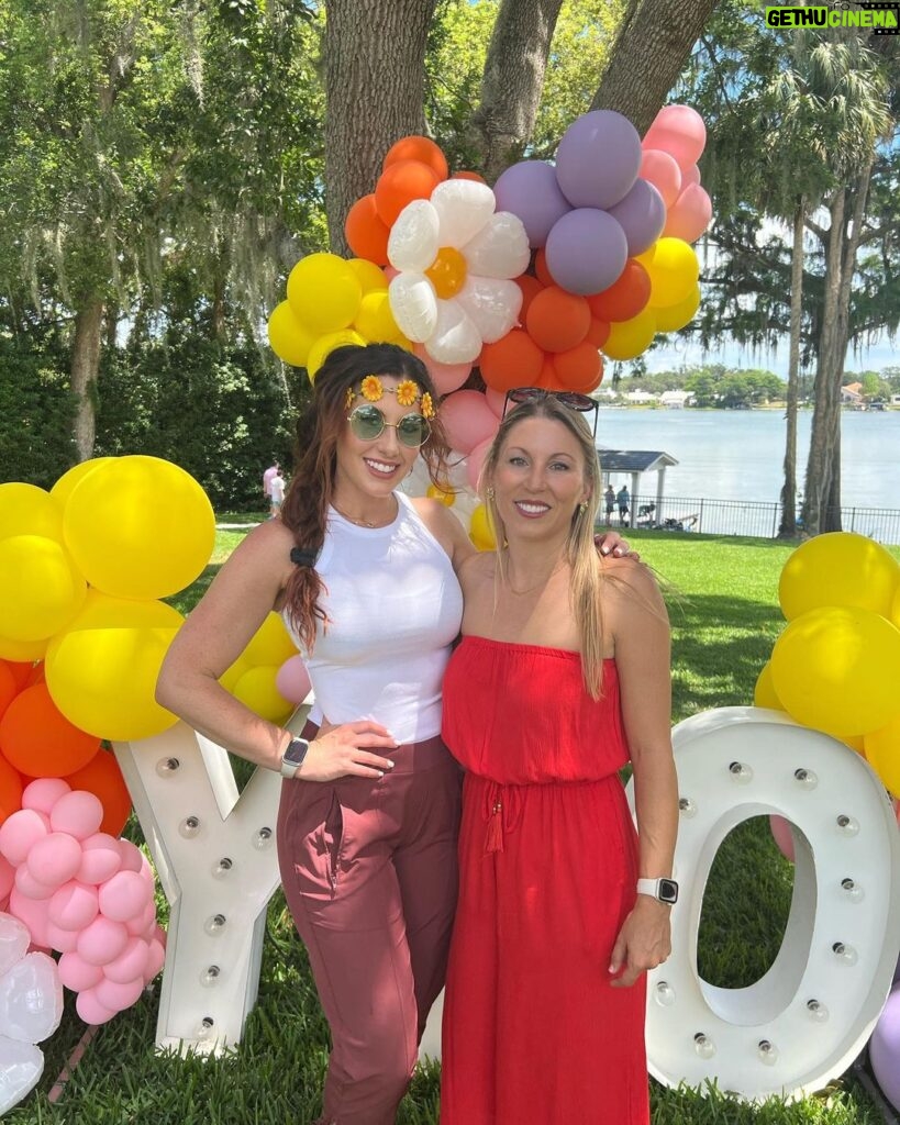 Santana Garrett Instagram - Peace ☮️ & love 💗 #ypo #fun #event #goodtimes Winter Park, Florida