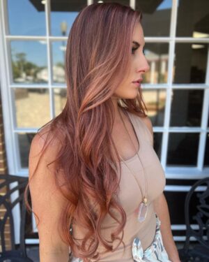Santana Garrett Instagram - HAIR TRANSFORMATION 💁🏻‍♀️

Colorist/Stylist @masterpiecehair Hair Extensions @bohyme 

Drop a 🧡 below if you like it! ☺️

#haircolor #copper #redhair #hairtransformation #hair