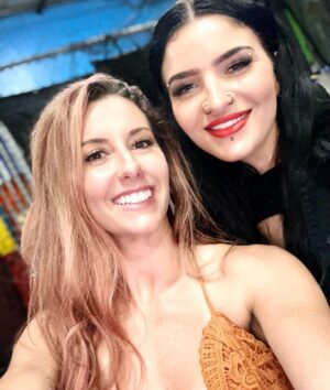 Santana Garrett Instagram - G.I.R.L.S 🌻✨

MEETIN & GREETIN 

Wonderful seeing old faces & new ones! This was a busy but great day! 

#newjersey #newyork #ny #prowrestling #wwe #aew #impact