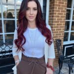Santana Garrett Instagram - New Hair. ☺️✨💁🏻‍♀️ Swipe to see Emma’s amazing costume! 🙌 @masterpiecehair @bohyme #newhair #haircolor #redhair