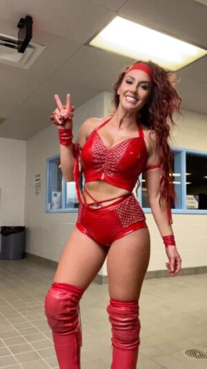 Santana Garrett Instagram - Had a blast last night! Got to spend time with some of my dad’s best buds..see faces I haven’t seen in years, and wrestle in front of an amazing crowd! 

Grateful for this life! 💛✨🙏

#TNTKenyG #legends #prowrestling #santanagarrett