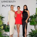 Sara Sampaio Instagram - Congrats @shaninamshaik and @georgiasinclair on your podcast @eightytwentypod ❤️ Also this red look 😭😍 @davidkomalondon @lalingilondon