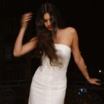 Sara Sampaio Instagram - Reminiscing my covid hair! Lovely night with @bof Hotel Lutetia Paris