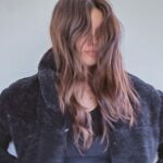 Sara Sampaio Instagram - Everything I own is covered in dog hair and this @alo jacket is no exception 😅