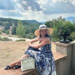 Sara Sampaio Instagram - Living la dolce vita under the Tuscan sun 🍝 Tuscany, Italy