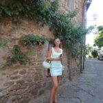 Sara Sampaio Instagram - Still on Italy posts. Sorry 😅 Tuscany now Tuscany, Italy